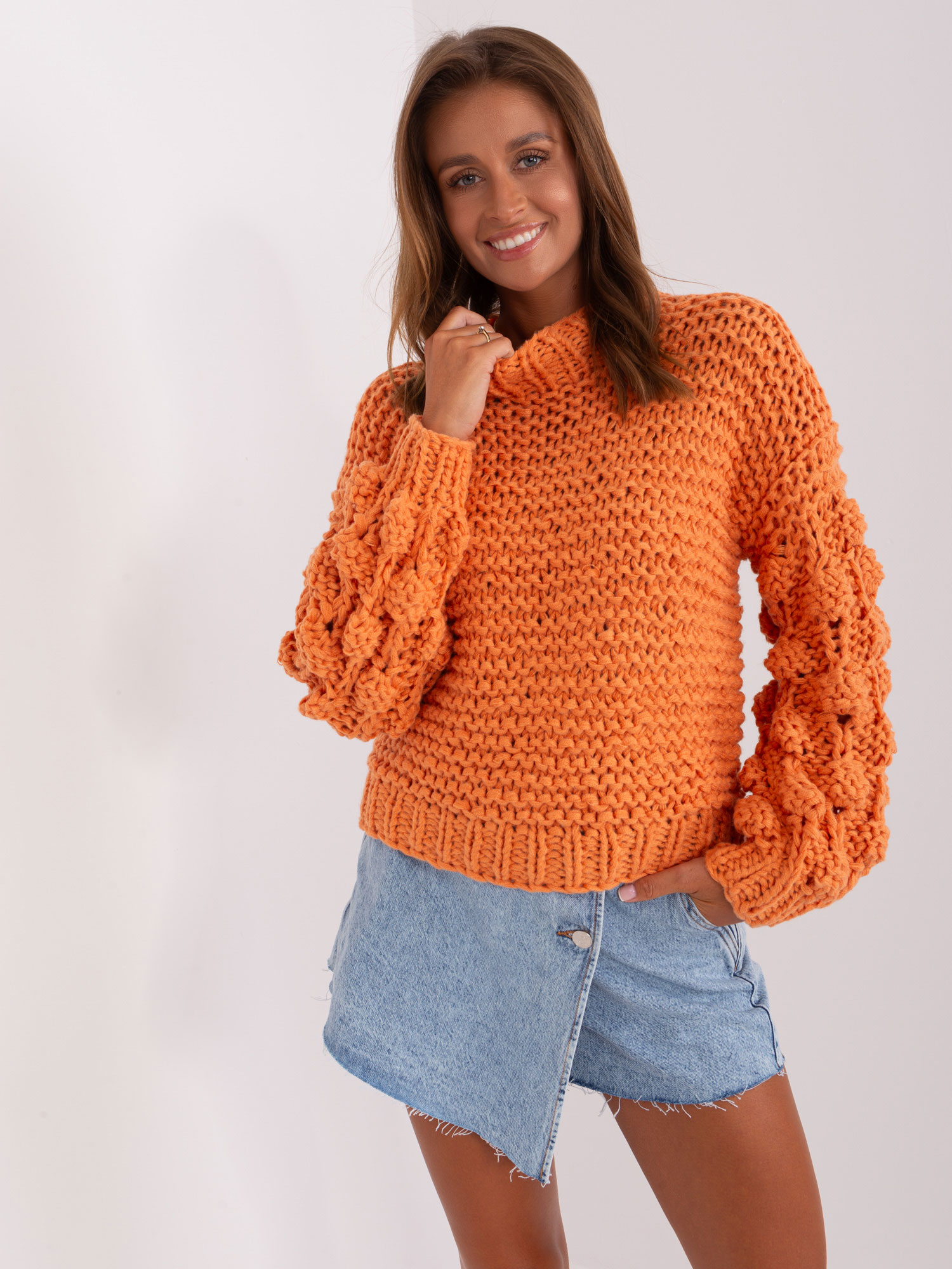 pletený_sveter,sveter_damsky,damsky_sveter,oversize_sveter,pulover,pulover_damsky,pulover_dámsky,damsky_pulover,dámsky_pulóver,oranzovy_sveter,oranzovy_pulover